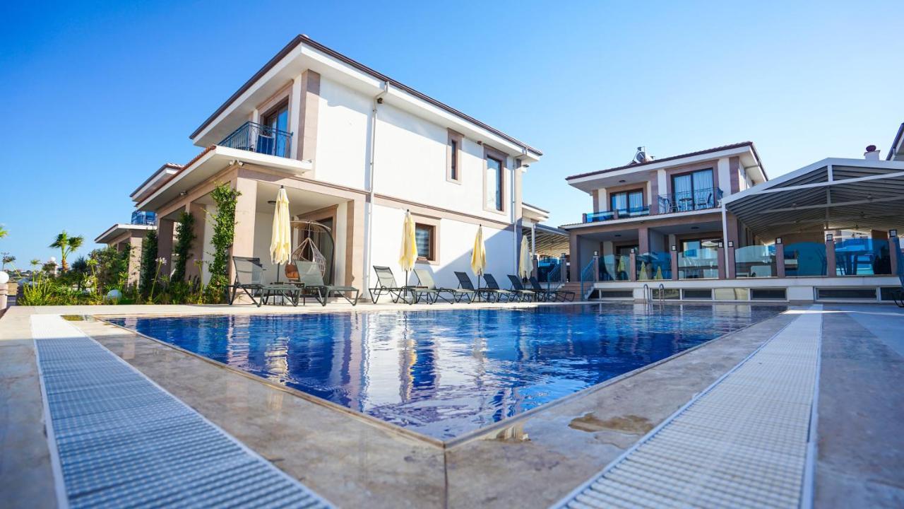 Rota Seaside Otel Cunda ภายนอก รูปภาพ